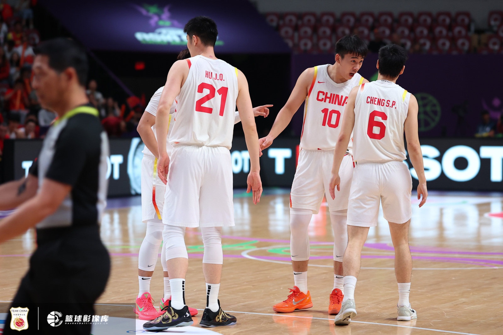 天博下载-FIBA官方决赛前瞻：关键对位赵睿VS加洛韦 内线对决是X因素