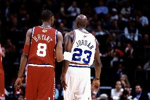 天博-韦德谈最喜欢的球员：乔丹、科比、詹姆斯、AI、库里、鲨鱼、KG