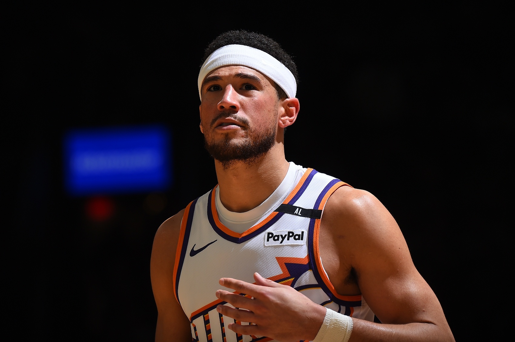 天博体育-队史第一！太阳官方晒布克生涯进球特效视频 70分生涯夜&amp;多次绝杀